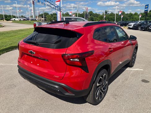 New 2026 Chevrolet Trax RS w/ Driver Confidence Package FWD image 7