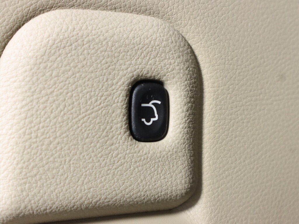 Used 2018 Jeep Grand Cherokee Limited AWD/4WD image 35