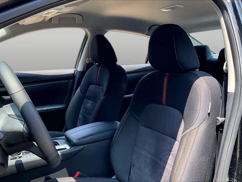 Certified 2025 Nissan Sentra SR w/ Midnight Edition FWD image 8