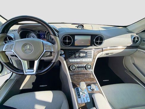 Used 2013 Mercedes-Benz SL 550 image 15