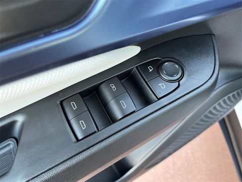 New 2026 Chevrolet Equinox EV LT image 22