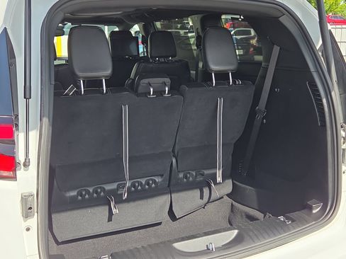 Used 2023 Chrysler Pacifica Touring-L w/ Uconnect Theater Family Group AWD/4WD image 18