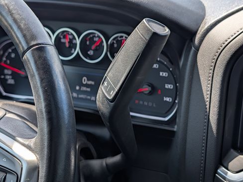Certified 2021 Chevrolet Silverado 1500 LT Trail Boss w/ LT Trail Boss Premium Package AWD/4WD image 22