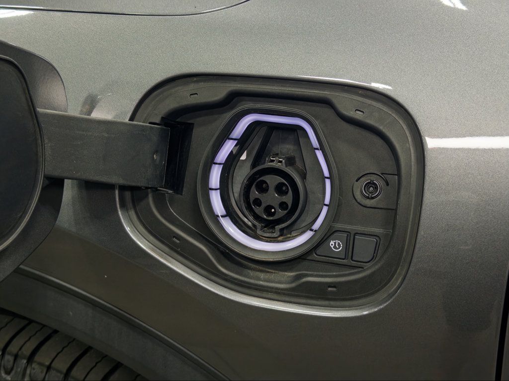 Used 2024 Ford Escape SE w/ PHEV Premium Package FWD image 5