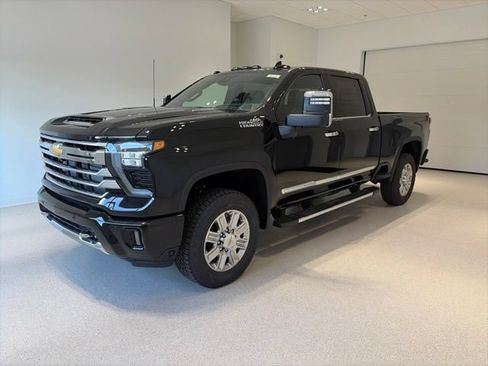 New 2026 Chevrolet Silverado 2500 High Country w/ High Country Premium Package AWD/4WD image 3