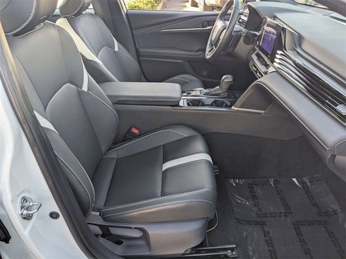 Used 2025 Toyota Camry SE image 30