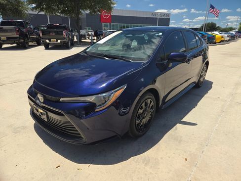 Used 2024 Toyota Corolla LE FWD image 8