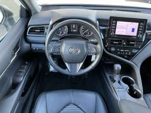 Used 2024 Toyota Camry SE image 11