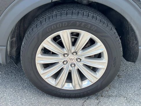 Certified 2022 Ford Explorer King Ranch w/ Premium Technology Package image 19