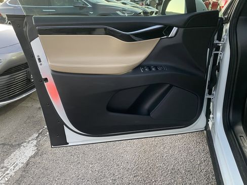 Used 2016 Tesla Model X 75D image 15