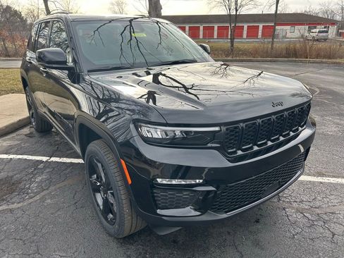 New 2025 Jeep Grand Cherokee Limited w/ Black Appearance Package AWD/4WD image 21