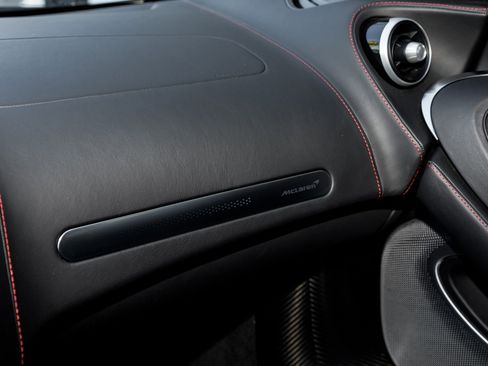 Used 2022 McLaren GT image 25