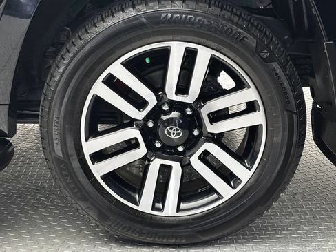 Used 2022 Toyota 4Runner Limited AWD/4WD image 6