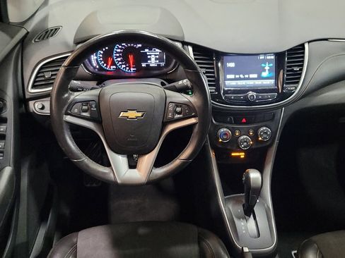 Used 2017 Chevrolet Trax LT w/ LT Convenience Package FWD image 22