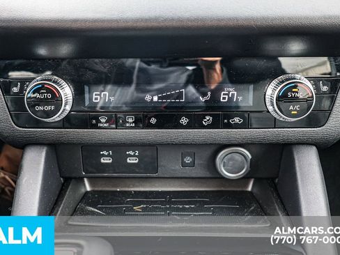 Used 2025 Mitsubishi Outlander SE image 46