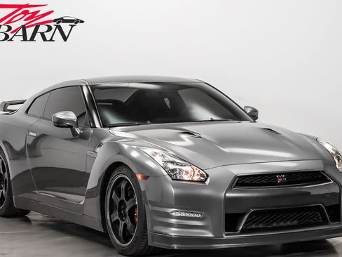 Used 2013 Nissan GT-R Black Edition image 7