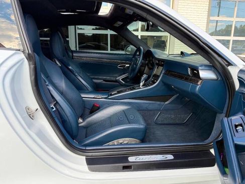 Used 2015 Porsche 911 Turbo S image 31