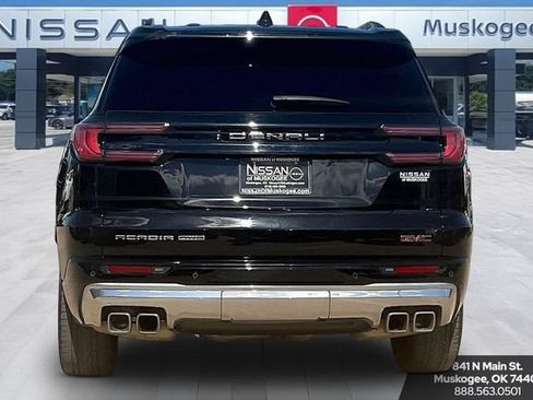 Used 2025 GMC Acadia Denali w/ LPO, Floor Liner Package AWD/4WD image 6