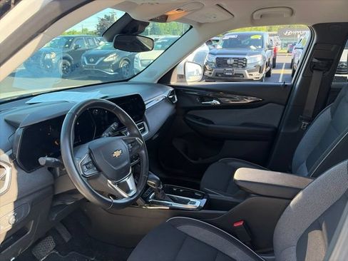 Used 2024 Chevrolet TrailBlazer LT w/ LT Cold Weather Package FWD image 13