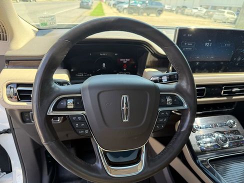 Used 2022 Lincoln Nautilus Reserve AWD/4WD image 10