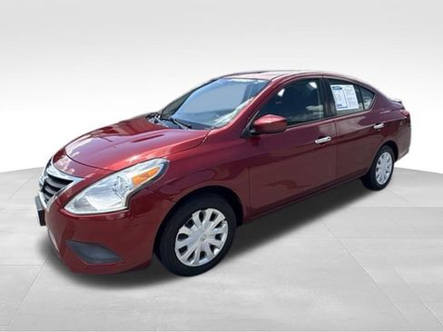 Used 2019 Nissan Versa SV FWD image 3