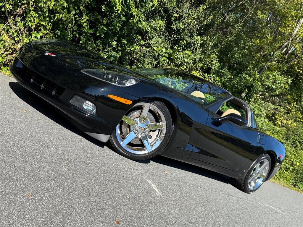 Used 2007 Chevrolet Corvette Coupe w/ Preferred Equipment Group RWD image 8