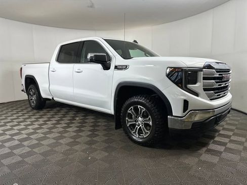 Used 2024 GMC Sierra 1500 SLE image 2