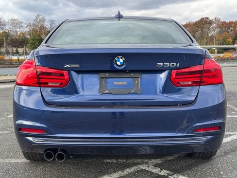 Used 2018 BMW 330i xDrive 330i xDrive Sedan 4D image 5
