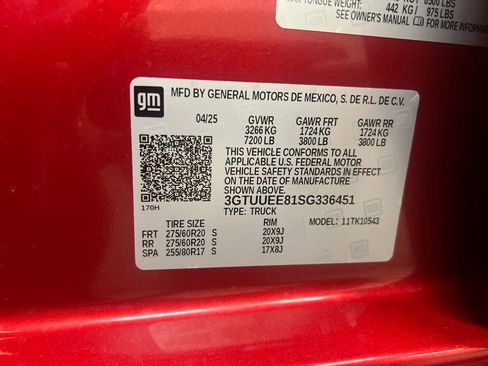 Certified 2025 GMC Sierra 1500 AT4 w/ AT4 Premium Package AWD/4WD image 29