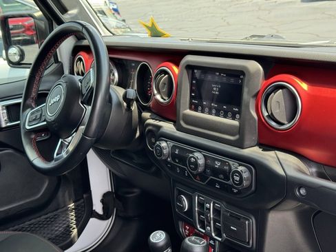 Used 2020 Jeep Gladiator Rubicon w/ Trailer Tow Package image 23