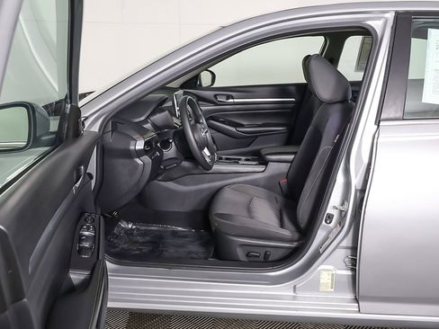 Used 2023 Nissan Altima 2.5 SV image 25