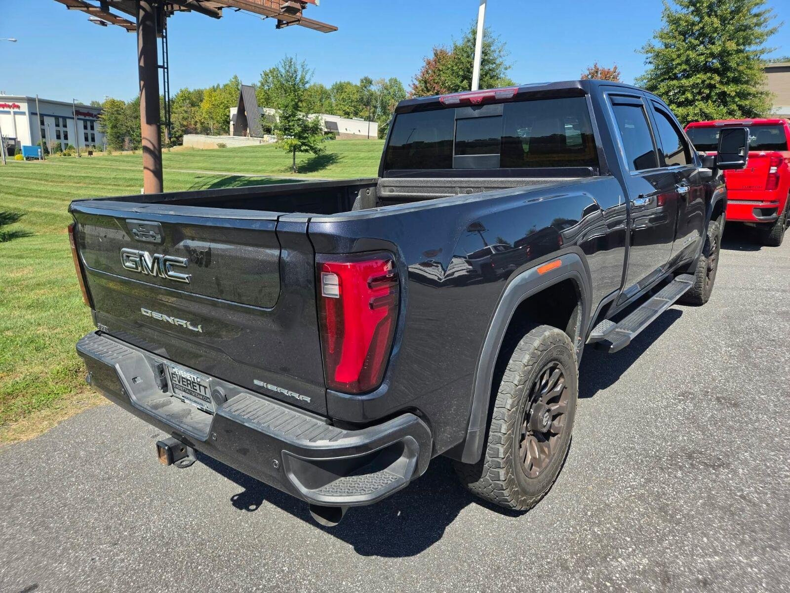 Used 2024 GMC Sierra 2500 Denali w/ Denali Reserve Package AWD/4WD image 7
