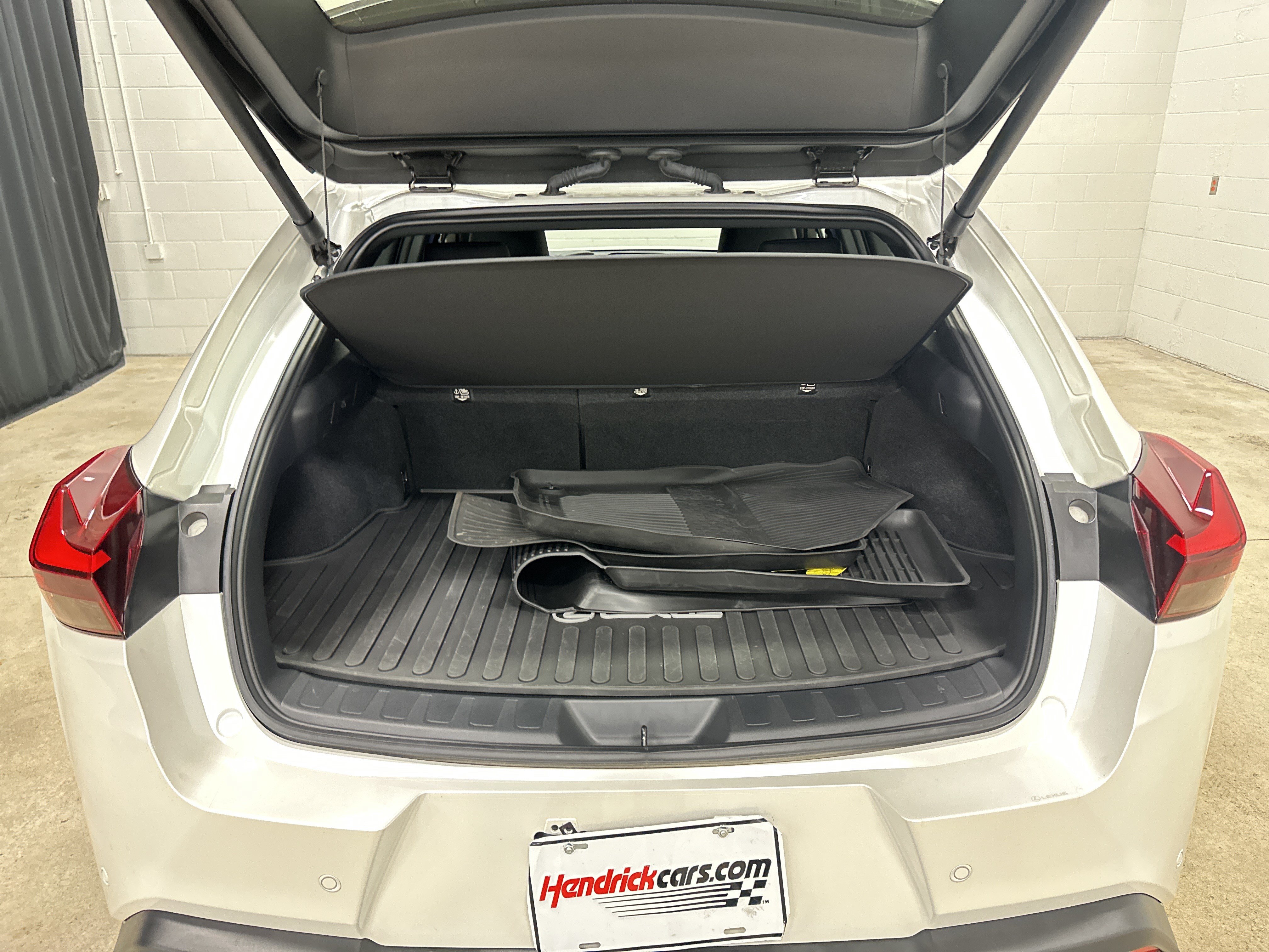 Certified 2025 Lexus UX 300h AWD w/ Accessory Package (Z2) image 32