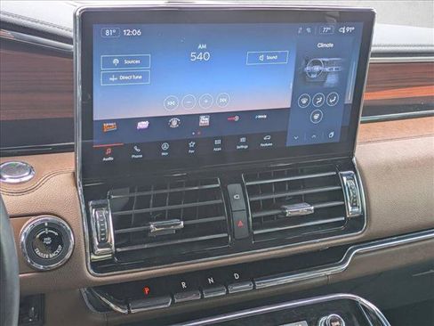 Used 2024 Lincoln Navigator Reserve AWD/4WD image 15