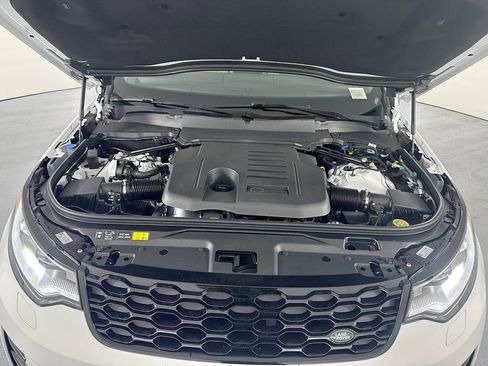 New 2025 Land Rover Discovery Dynamic SE image 30