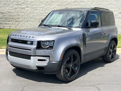 Certified 2023 Land Rover Defender 90 SE image 1