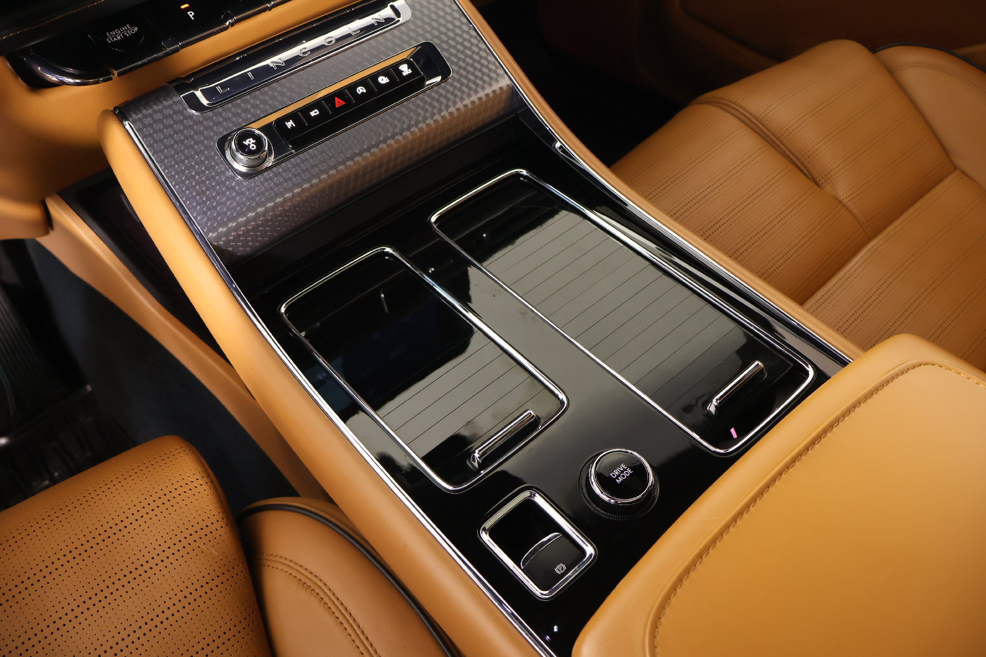 Certified 2025 Lincoln Aviator Black Label AWD/4WD image 8