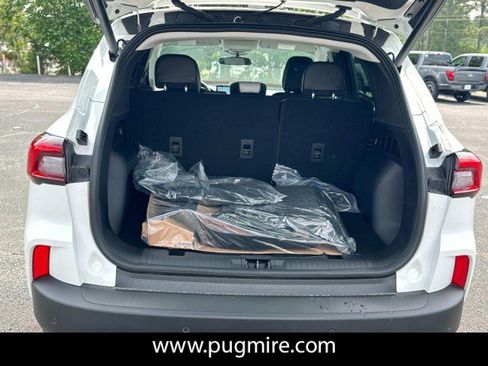 New 2025 Ford Escape SE w/ Class II Trailer Tow Package image 18