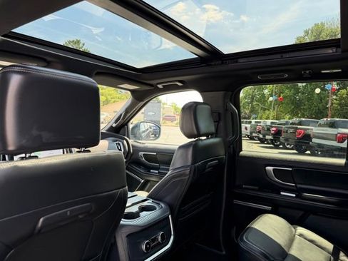Used 2025 Ford Expedition Max Platinum w/ Stealth Appearance Package AWD/4WD image 4