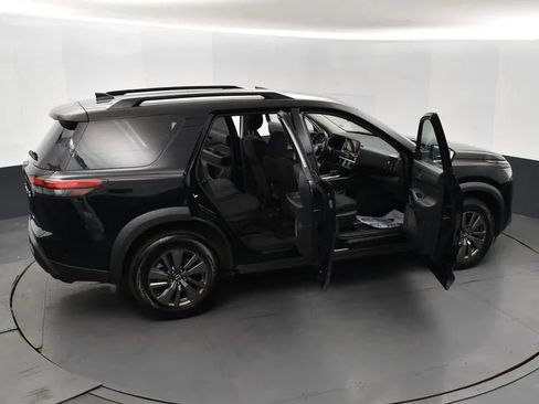 Used 2024 Nissan Pathfinder SV FWD image 6