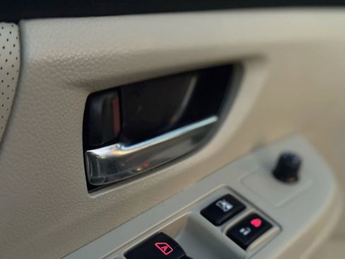 Used 2014 Subaru Crosstrek 2.0i Limited w/ Popular Package #2 image 11