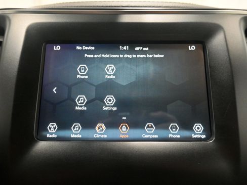 Used 2019 Jeep Cherokee Latitude Plus w/ Comfort/Convenience Group AWD/4WD image 16