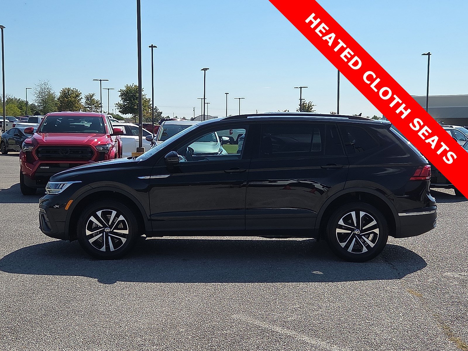 Used 2023 Volkswagen Tiguan S AWD/4WD image 3