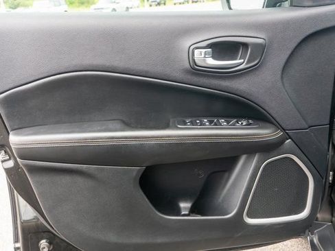 Used 2019 Jeep Compass Latitude AWD/4WD image 17