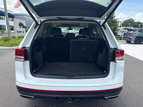 Used 2024 Volkswagen Atlas SE w/ Panoramic Sunroof Package FWD image 8