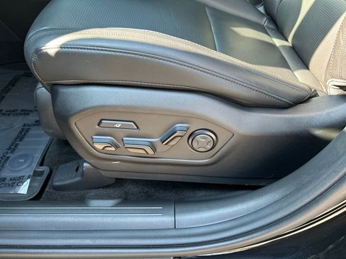 Used 2025 Hyundai Santa Fe Calligraphy AWD/4WD image 18