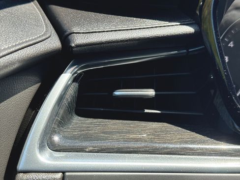 Used 2020 Cadillac XT5 Premium Luxury image 21