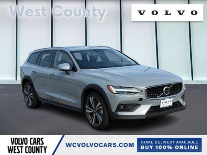 New 2025 Volvo V60 B5 Cross Country Plus w/ Protection Package Premier