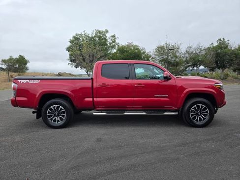 Used 2022 Toyota Tacoma TRD Sport w/ Technology Package AWD/4WD image 7
