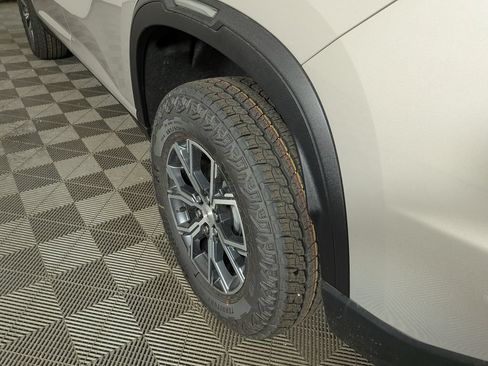 New 2026 GMC Acadia AT4 w/ Luxury Package AWD/4WD image 11
